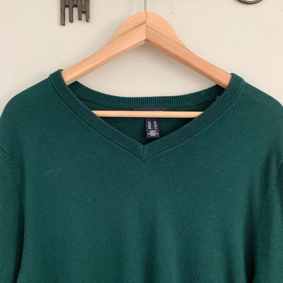 Lands End solid green v-neck men’s medium long sleeve lightweight sweater - Picture 2 of 6